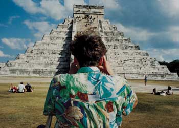 Fotograf�a de Jonathan Hern�ndez correspondiente a la instalaci�n "Bon Voyage".